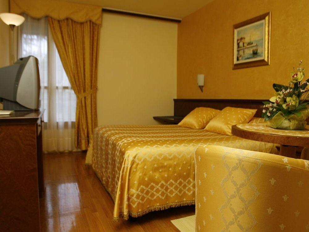Hotel Cittar Novigrad Istria Exterior foto